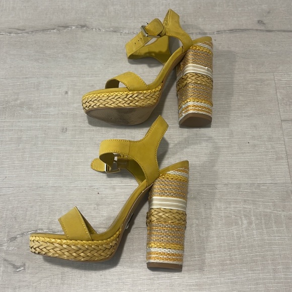 Aldo Platform Heels in Yellow and Raffia | Size 36.5 EU / Size 6.5 US - Picture 3 of 9